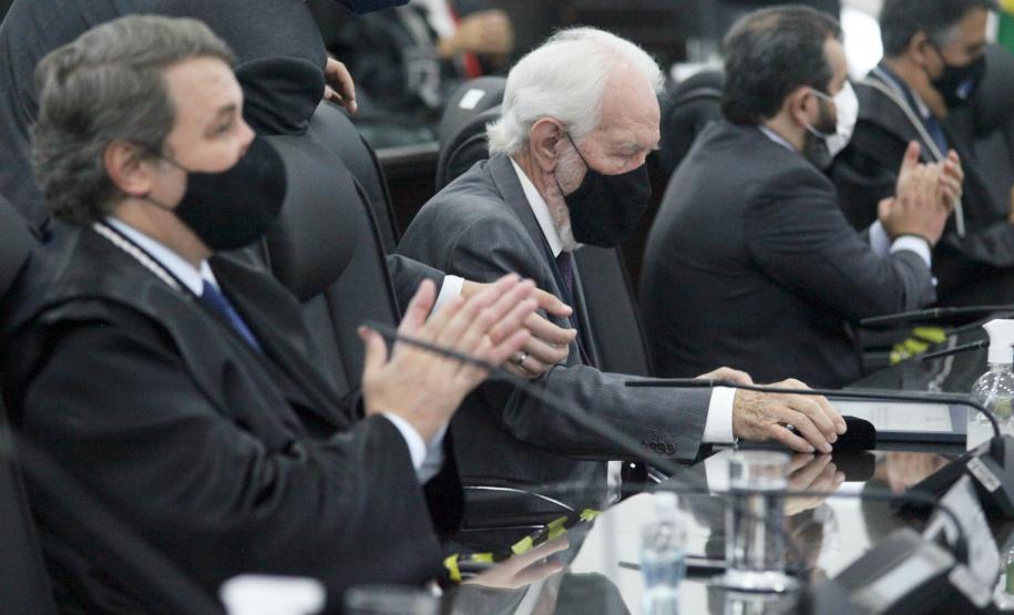 Darci Piana é agraciado com medalha “Distinção Judiciária” do TJPR