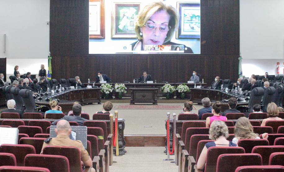 Darci Piana é agraciado com medalha “Distinção Judiciária” do TJPR