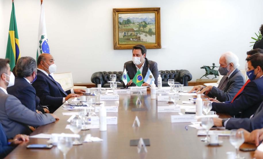 Darci Piana recebe governador argentino de Tucumán