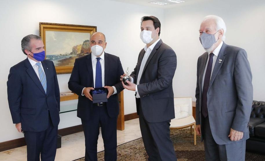 Darci Piana recebe governador argentino de Tucumán