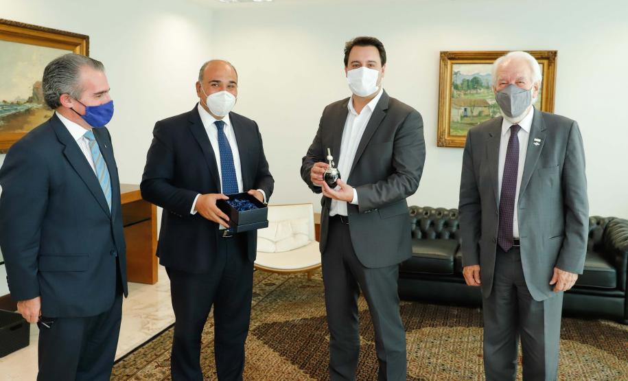 Darci Piana recebe governador argentino de Tucumán