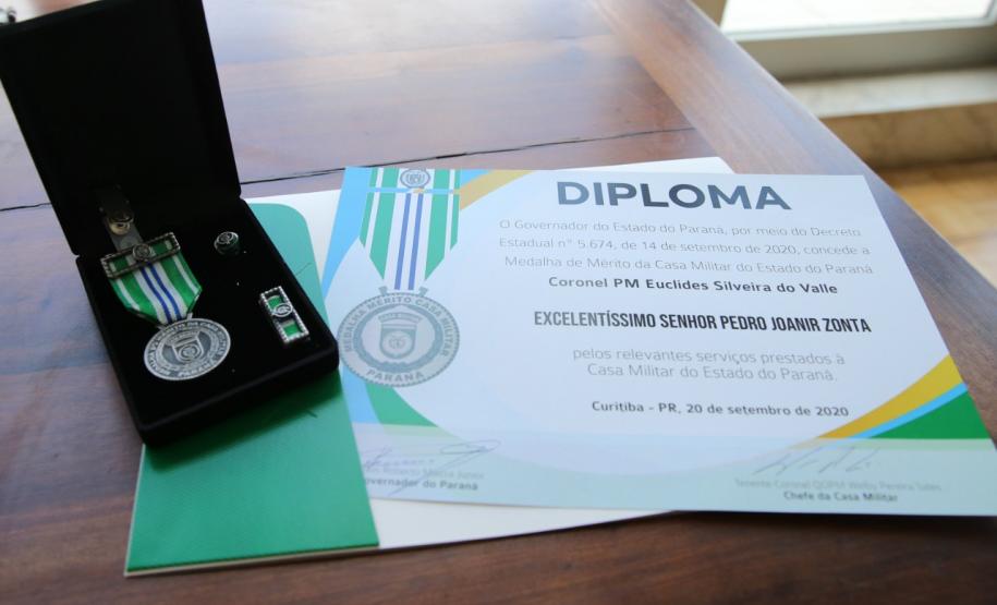 Zonta recebe medalha do Mérito da Casa Militar do Paraná