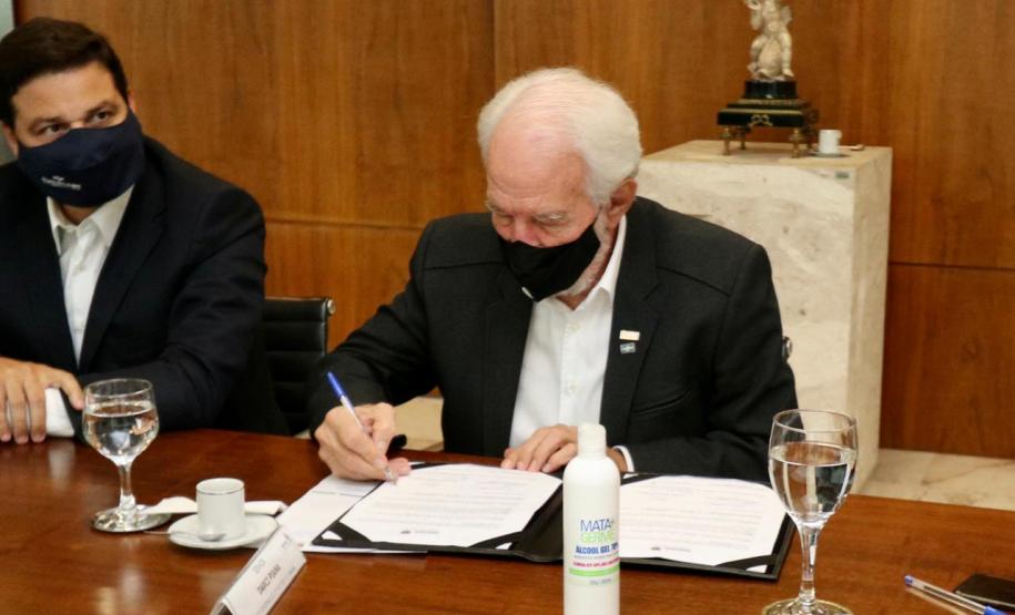 Ambev anuncia R$ 385 milhões para ampliar produção de cervejas puro malte no Paraná