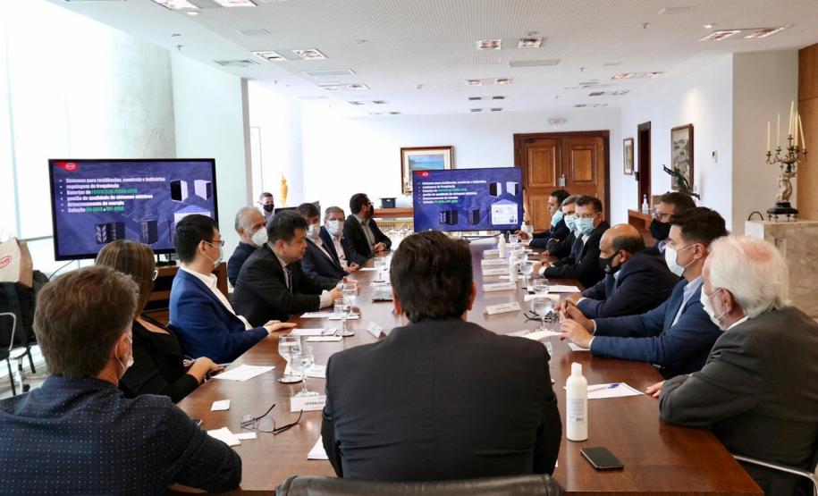 Governo busca soluções de mobilidade para a Grande Curitiba e Cascavel