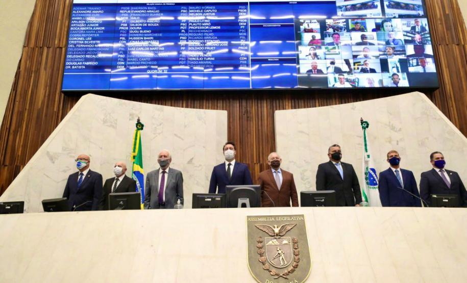 Nova Mesa Diretora é empossada na Assembleia Legislativa do Paraná