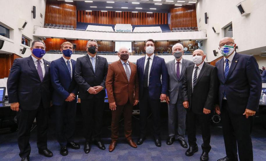 Nova Mesa Diretora é empossada na Assembleia Legislativa do Paraná