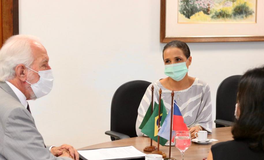 Nova embaixadora do Haiti visita o Paraná