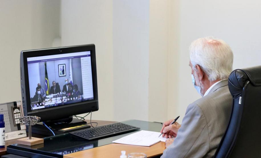 Paraná vai receber 2,4 milhões de doses de vacina até março