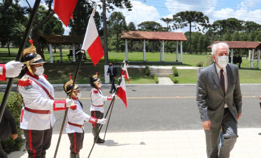 Ministro da Justiça vem ao Paraná conhecer ações da Segurança  Vice- Governador Darci Piana acompanhou André Mendonça em  São José dos Pinhais para conhecer algumas ações da Secretaria de Estado na região e para o lançamento da Operação Independência  O vice-governador Darci Piana acompanhou o ministro da Justiça e Segurança Pública, André Mendonça, em São José dos Pinhais, na Região Metropolitana de Curitiba, para conhecer de perto algumas ações da Secretaria de Estado da Segurança Pública na região e para