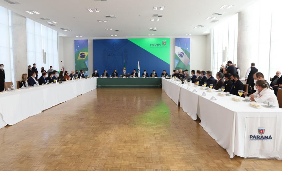 Governo libera quase R$ 1 milhão para projeto da UEL de apoio à região de Londrina e pesquisa da seda