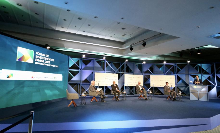 Vice-governador apresenta desenvolvimento da infraestrutura paranaense em evento internacional de atração de investimentos