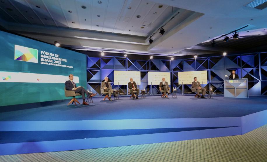 Vice-governador apresenta desenvolvimento da infraestrutura paranaense em evento internacional de atração de investimentos