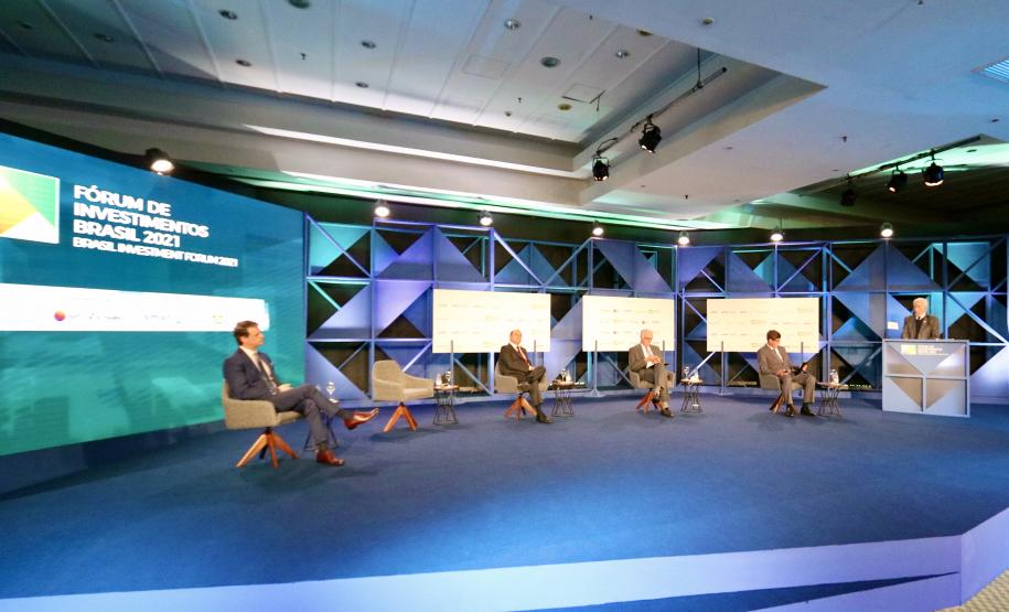 Vice-governador apresenta desenvolvimento da infraestrutura paranaense em evento internacional de atração de investimentos