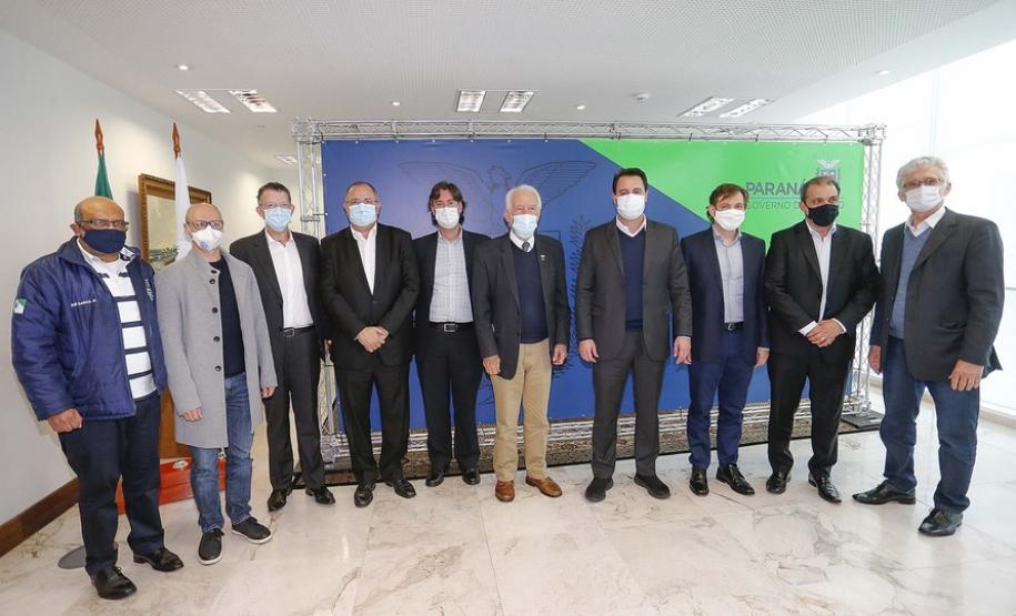 Governador recebe executivos da JBS para discutir continuidade de investimentos no Paraná