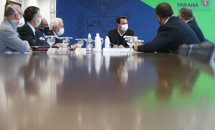 Governador recebe executivos da JBS para discutir continuidade de investimentos no Paraná