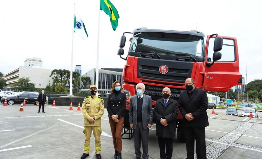 TatraBras apresenta modelos de caminhões que serão fabricados no Paraná