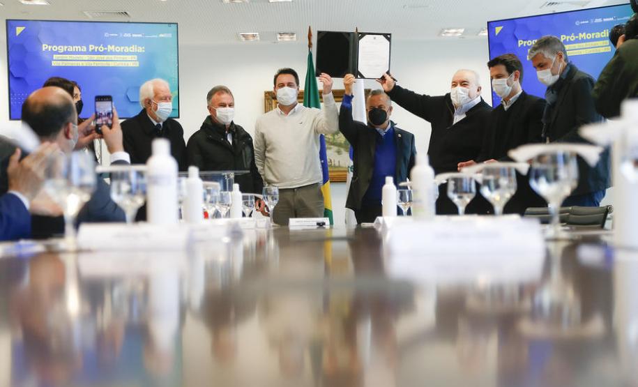 Revitalização urbana vai beneficiar 869 famílias de favelas de Curitiba e São José dos Pinhais