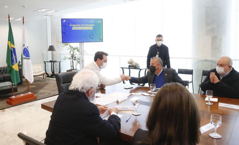 Revitalização urbana vai beneficiar 869 famílias de favelas de Curitiba e São José dos Pinhais