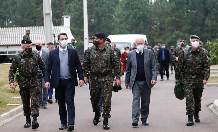 “O Paraná tem o melhor projeto para o Exército”, diz governador sobre Escola de Sargentos