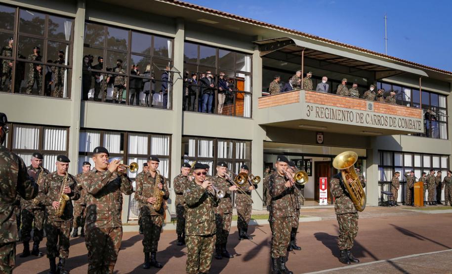 “O Paraná tem o melhor projeto para o Exército”, diz governador sobre Escola de Sargentos
