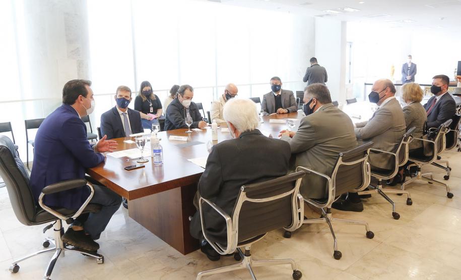 Por intermédio do Estado, TCE destina R$ 18 milhões para apoiar vacina da UFPR