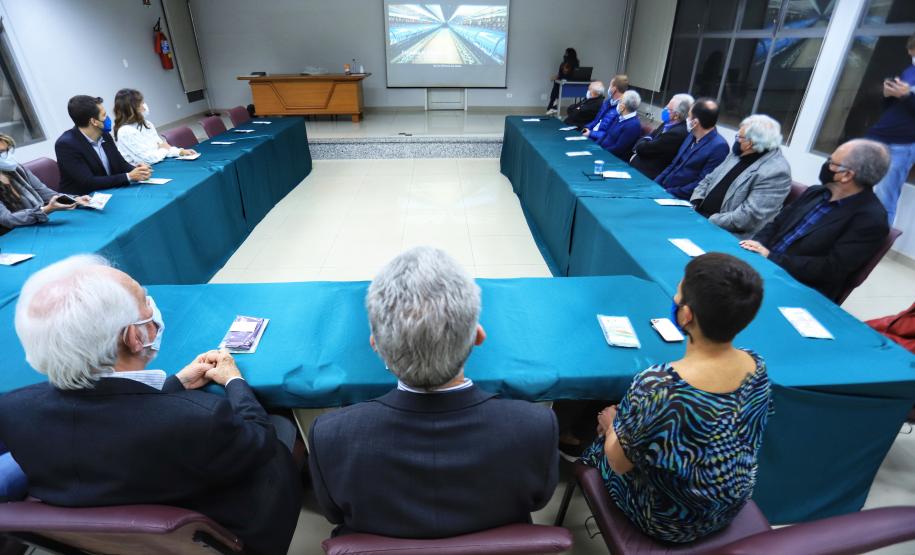 Em Londrina, Darci Piana reforça apoio do Estado à cadeia produtiva da seda