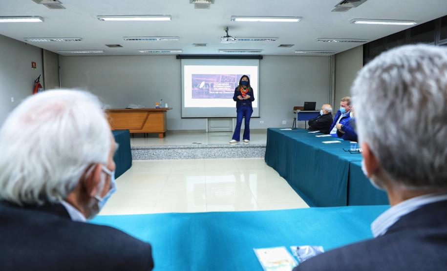 Em Londrina, Darci Piana reforça apoio do Estado à cadeia produtiva da seda