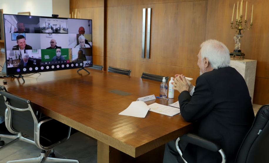 Estado reforça compromisso com as cooperativas, que investirão R$ 30,3 bilhões no Paraná até 2026