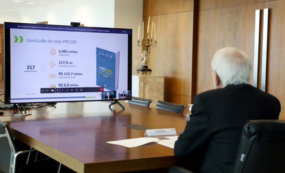 Estado reforça compromisso com as cooperativas, que investirão R$ 30,3 bilhões no Paraná até 2026