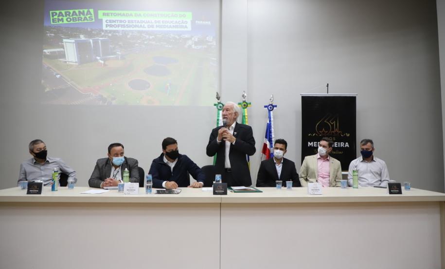 Em Medianeira, Estado anuncia retomada da obra do Centro de Educação Profissional