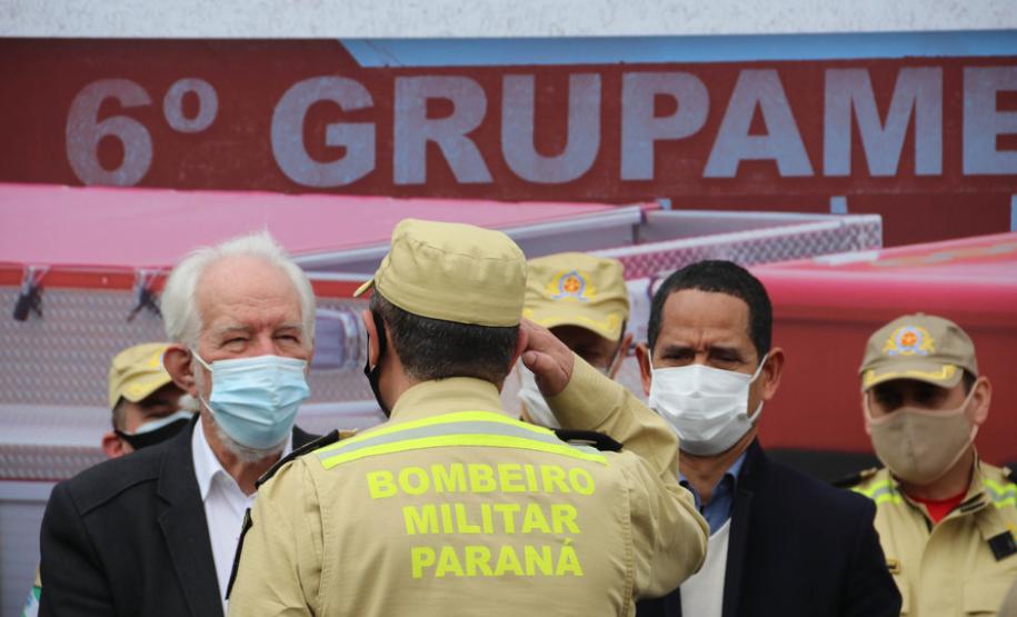 Caminhão de modelo americano é entregue ao Corpo de Bombeiros de São José dos Pinhais