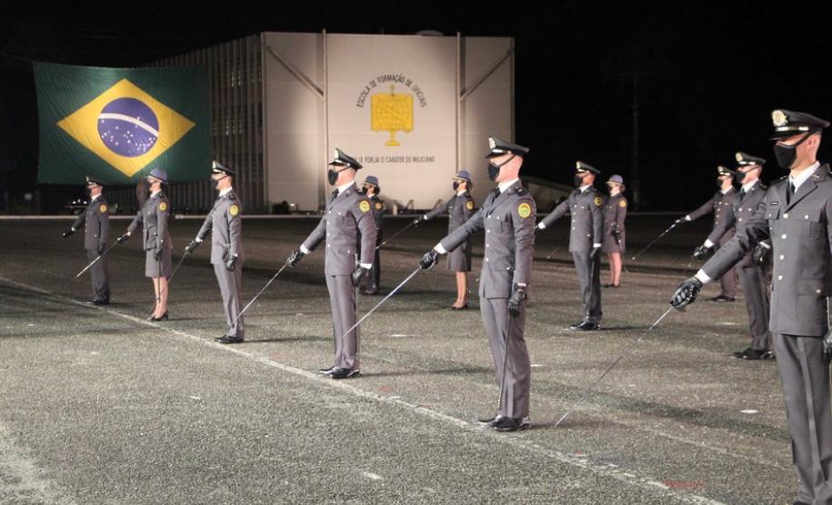 Formatura de aspirantes marca cinquentenário da Academia Policial Militar do Guatupê