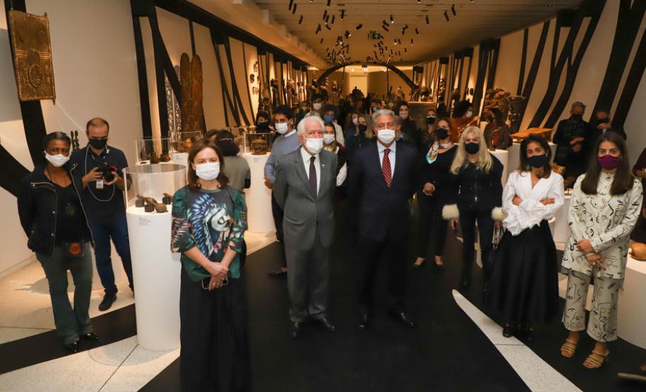 MON abre exposição de arte africana com peças doadas por uma das maiores coleções do País