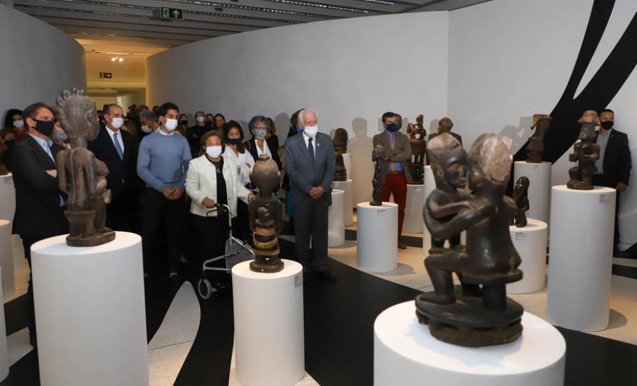 MON abre exposição de arte africana com peças doadas por uma das maiores coleções do País