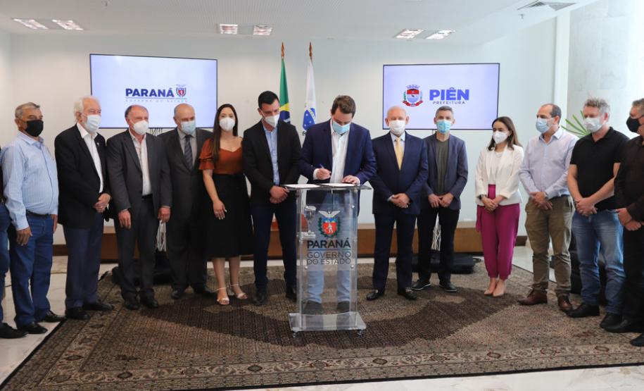 Governador confirma R$ 14 milhões para Piên, maior pacote de investimentos do município