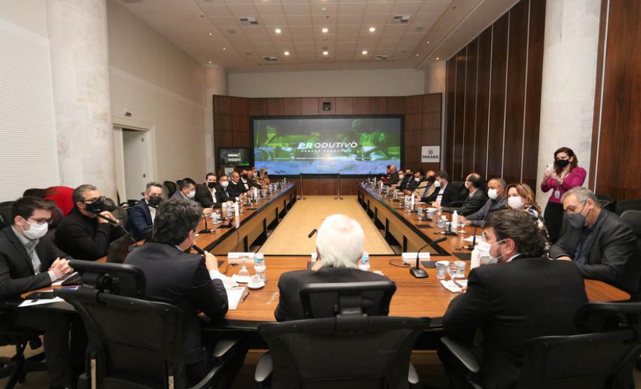 Governo busca aproximação com setor privado e apresenta Paraná Produtivo a empresários