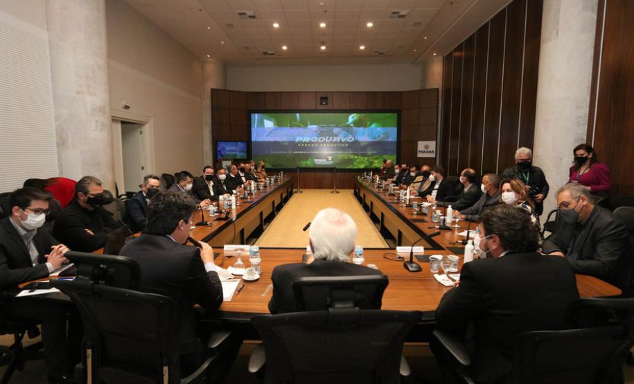 Governo busca aproximação com setor privado e apresenta Paraná Produtivo a empresários