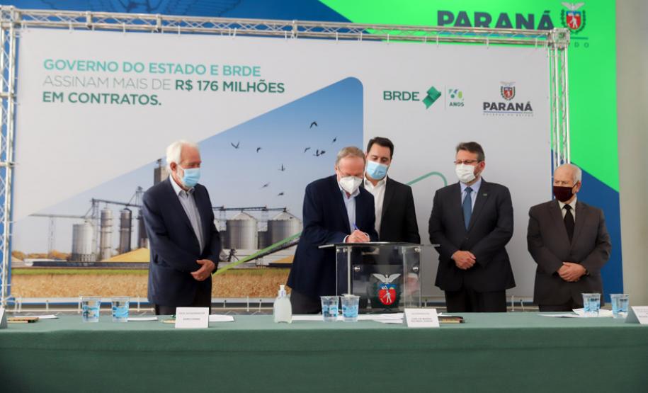 BRDE libera R$ 176 milhões em financiamento para melhorias em cooperativas paranaenses