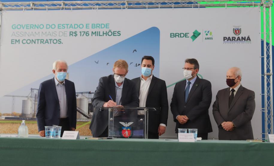 BRDE libera R$ 176 milhões em financiamento para melhorias em cooperativas paranaenses