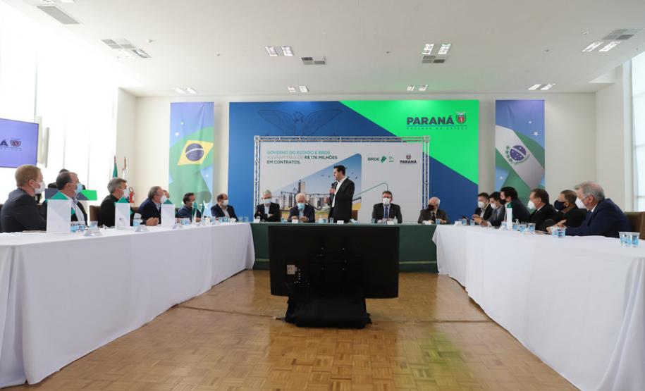 BRDE libera R$ 176 milhões em financiamento para melhorias em cooperativas paranaenses