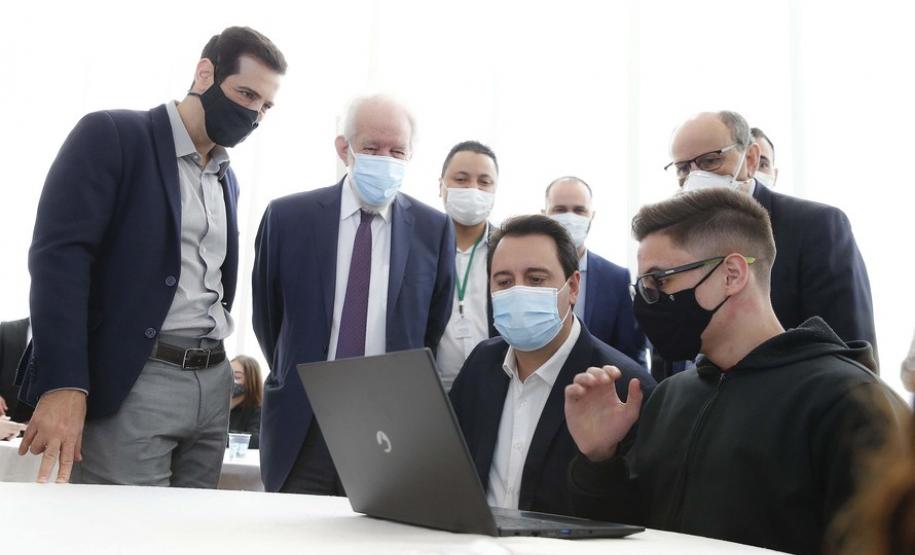 Com plataforma digital, programa Inglês Paraná facilita aprendizado do idioma na rede estadual