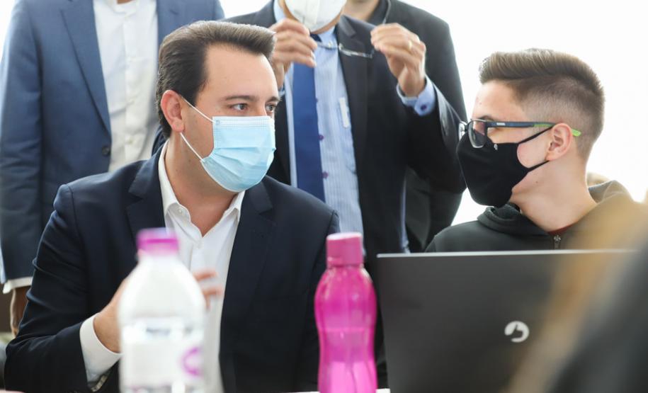 Com plataforma digital, programa Inglês Paraná facilita aprendizado do idioma na rede estadual