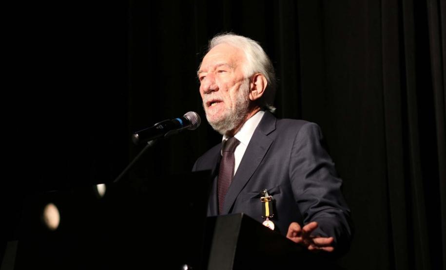 Com entrega de medalhas a autoridades civis e militares, Polícia Rodoviária comemora 57 anos