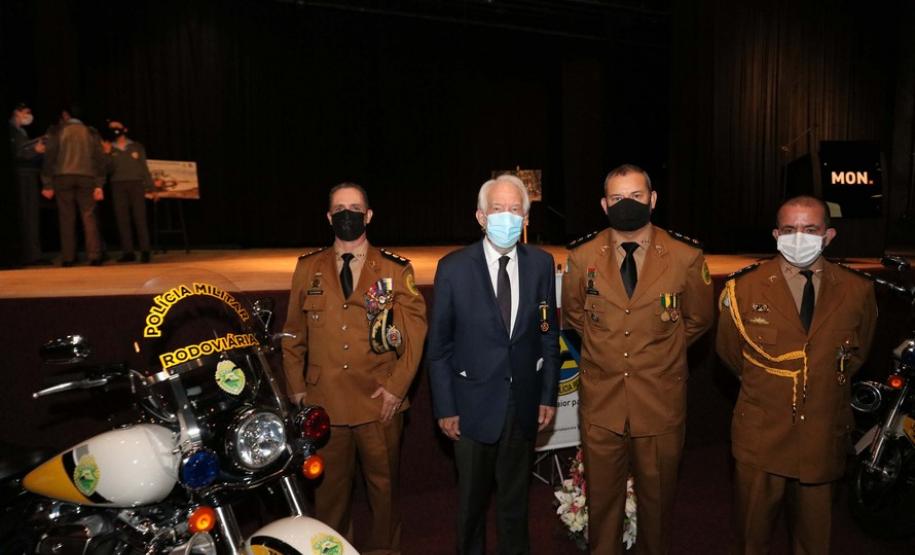 Com entrega de medalhas a autoridades civis e militares, Polícia Rodoviária comemora 57 anos