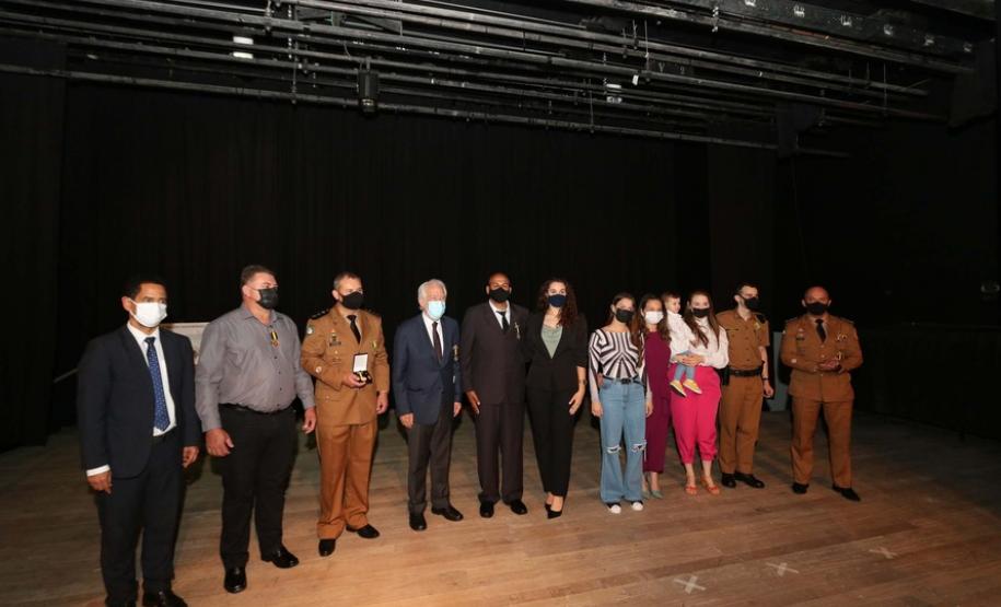 Com entrega de medalhas a autoridades civis e militares, Polícia Rodoviária comemora 57 anos