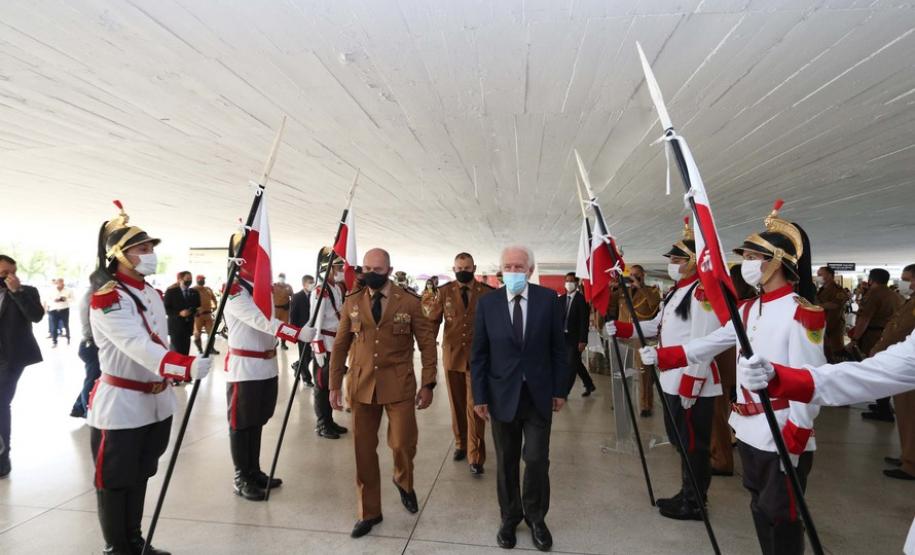 Com entrega de medalhas a autoridades civis e militares, Polícia Rodoviária comemora 57 anos