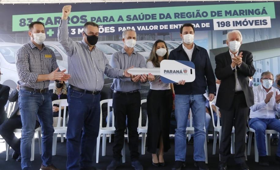 Governo entrega 83 novos veículos para fortalecer ações da Saúde da Família na região de Maringá