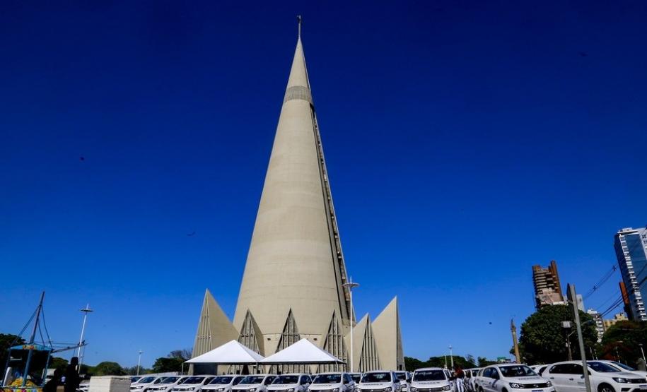 Governo entrega 83 novos veículos para fortalecer ações da Saúde da Família na região de Maringá