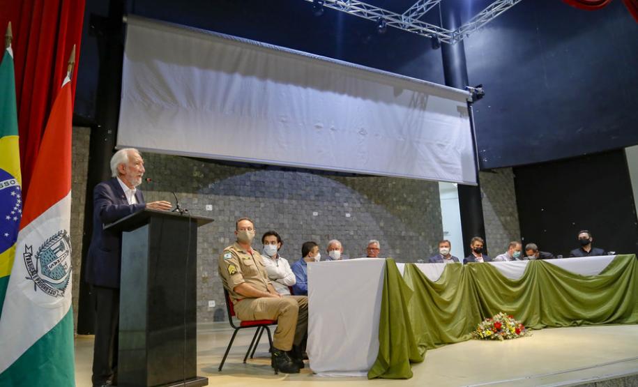 Piana inaugura UPA de Palmas, que recebeu R$ 837 mil do Estado em equipamentos