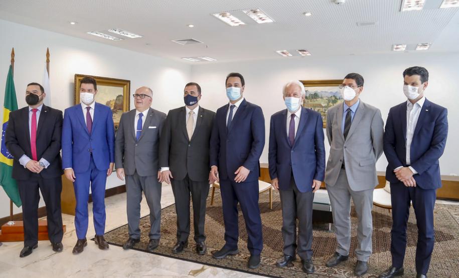 Governos do Paraná e Paraguai buscam ampliar parcerias via Porto de Paranaguá